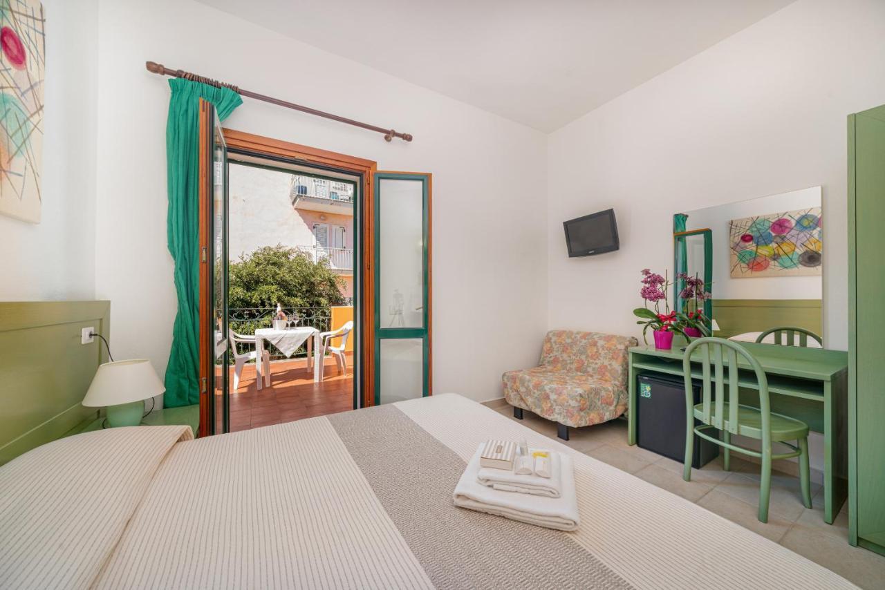 Hotel Marinaro Santa Teresa Gallura Dış mekan fotoğraf